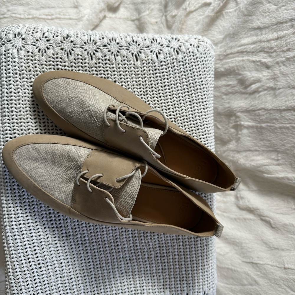 UGG flats with lace-up accents in beige and light gray woven fabric